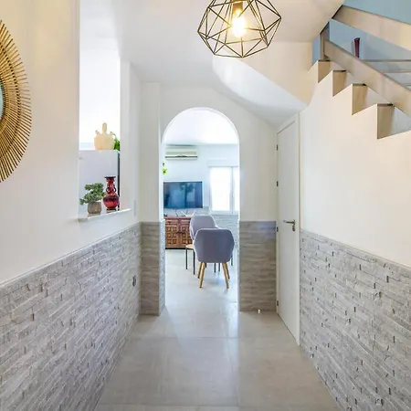 Holiday home Amazing In With Kitchen