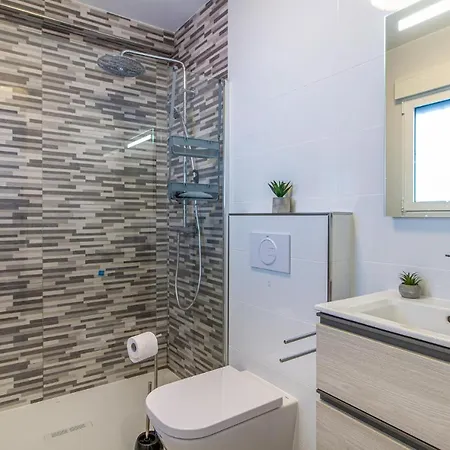 Holiday home Amazing In With Kitchen Torrevieja