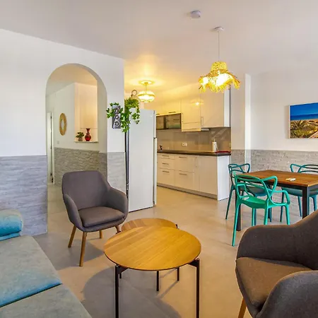 Holiday home Amazing In With Kitchen